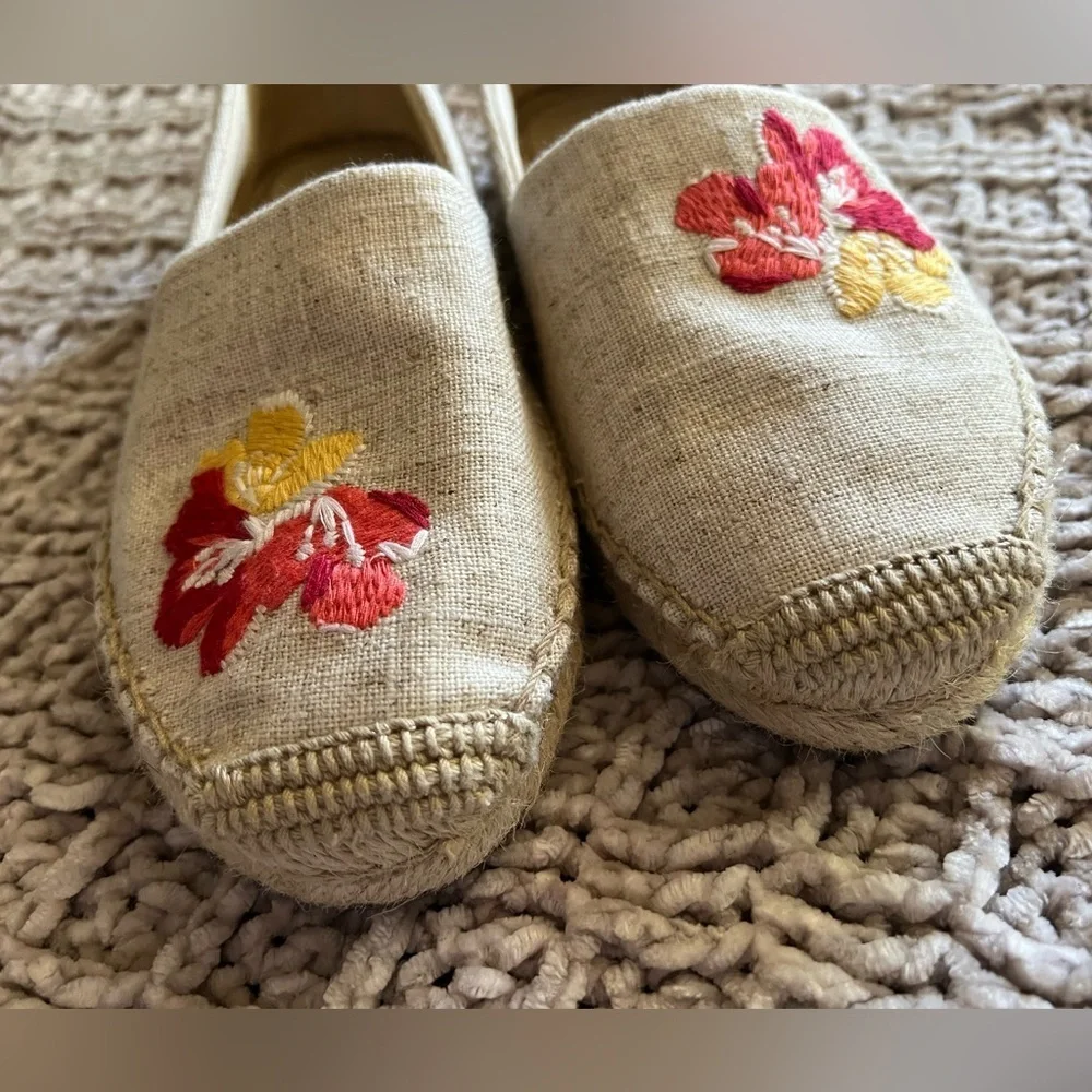 Vera Bradley Dune Embellished Espadrille Sz 8 Embroidered Floral Hibiscus Flats